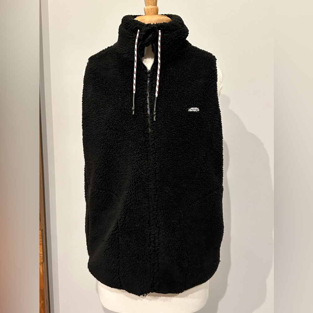 Wrangler All Terrain gear fleece Sherpa vest. Size Large